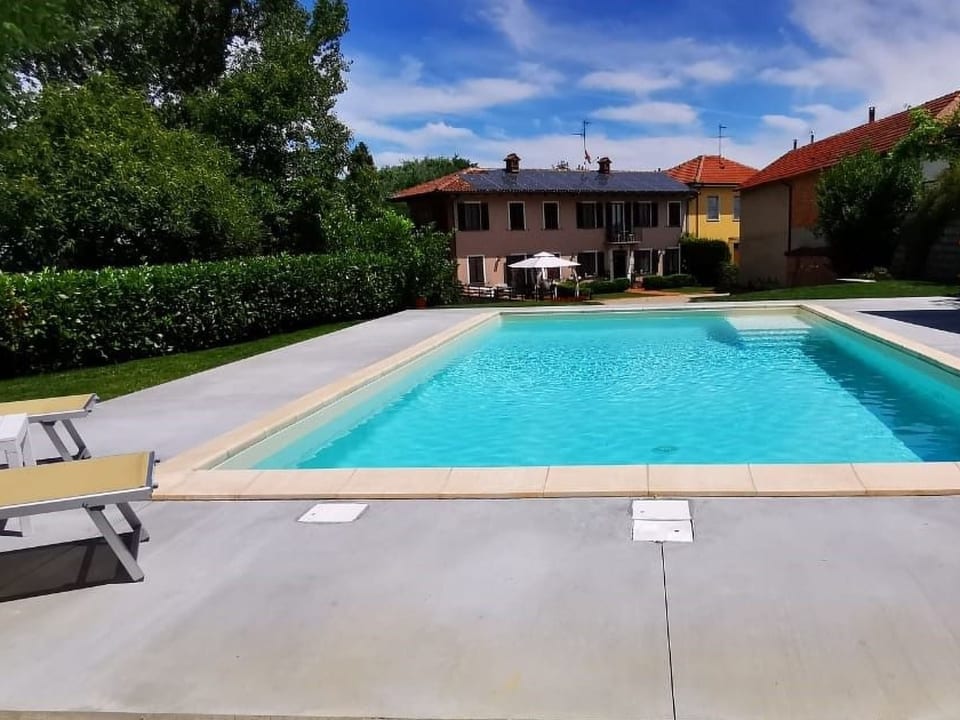 en Azzano D'asti con pequeña terraza - Azzano d'Asti