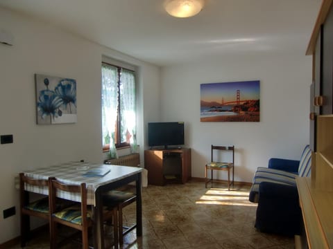 WOHNUNG IM ERDGESCHOSS MIT POSITION IM ÜBERBLICK