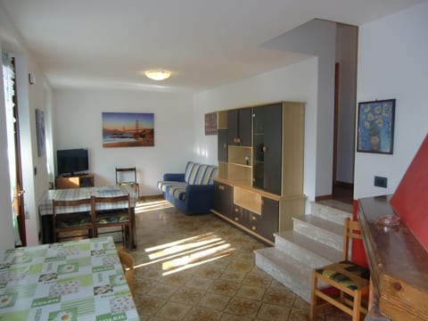 WOHNUNG IM ERDGESCHOSS MIT POSITION IM ÜBERBLICK