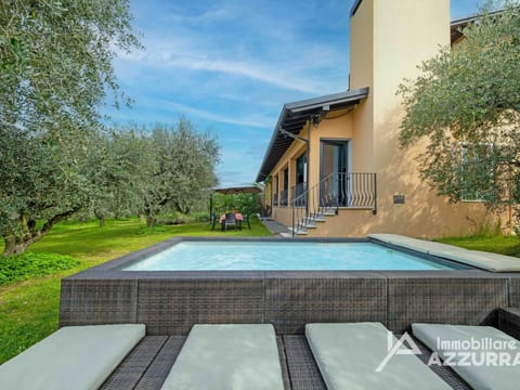 Villa i Roccoli, zwischen Olivenbäumen mit priva