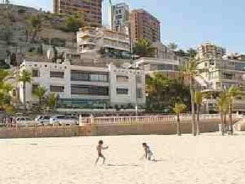 Wohnung in Cala mit Großem Balkon