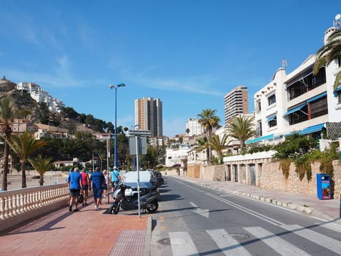 Wohnung in Cala mit Großem Balkon