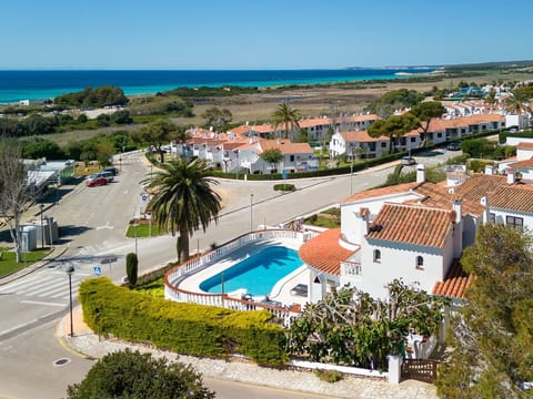 Strandnahe Villa German mit großer Poolterrasse