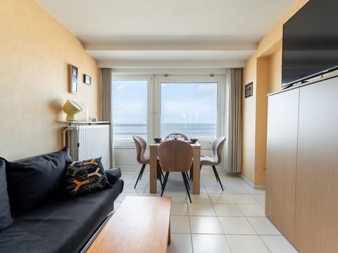 Les Algues with seaview