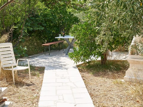 Wohnung in Kallithea mit Garten und Terrasse