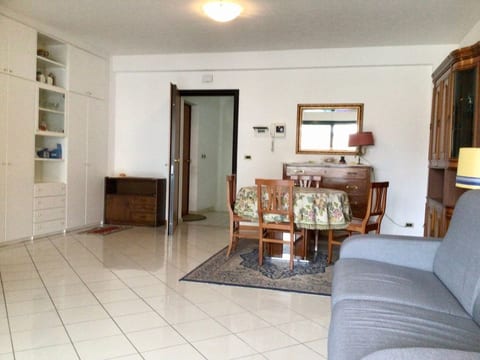 Appartement in Alba Adriatica mit Terrasse