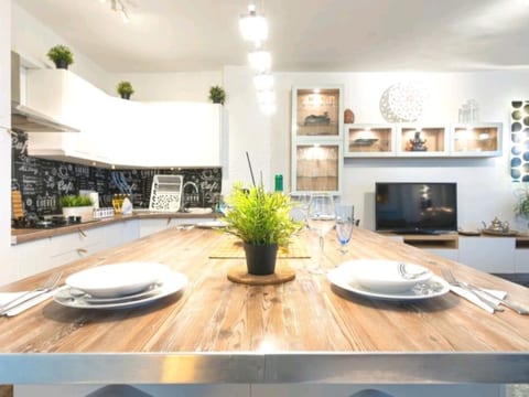 GRAN CANARIA , SCHÖNE WOHNUNG, PERFEKTES HOME OFFICE, HIGH SPEED WIFI, TV SAT.
