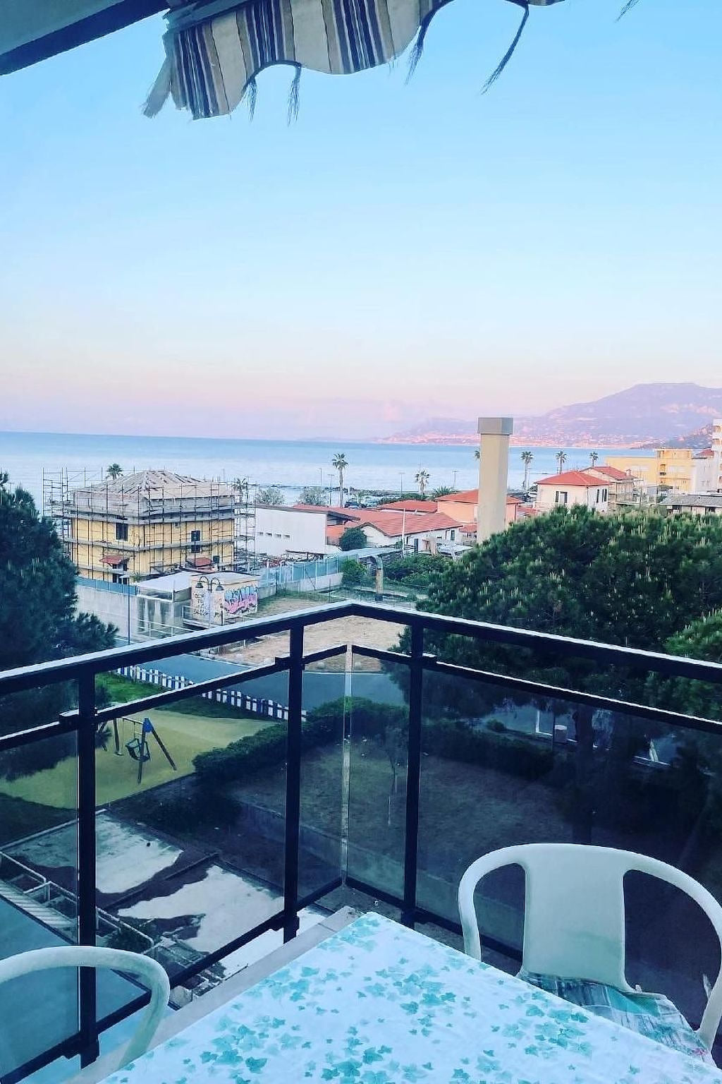 Casa Leonilde Grosszügige Wohnung direkt am Meer