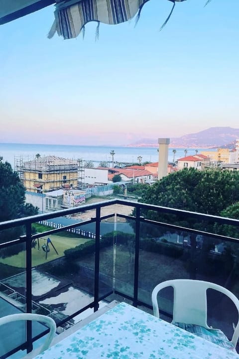 Casa Leonilde Grosszügige Wohnung direkt am Meer