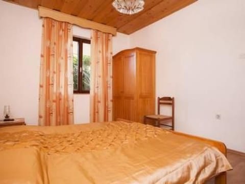 Große Ferienwohnung in Novigrad mit Schönem Garten