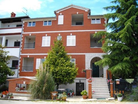'Kate' mit Balkon