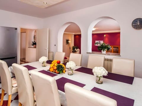 VILLA ENI mit Pool