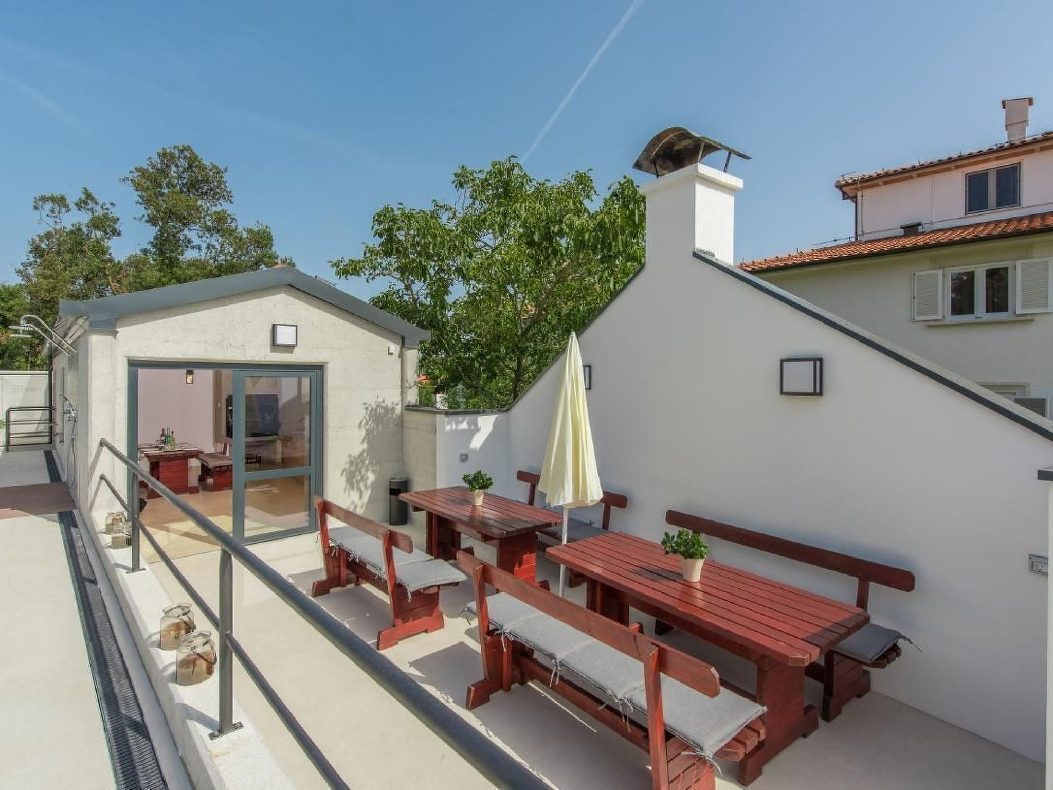 Wohnung in Pjescana Uvala mit Großer Terrasse