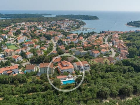 Wohnung in Pjescana Uvala mit Großer Terrasse