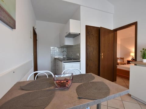 Wohnung mit gemeinschaftlichem Pool und Grill