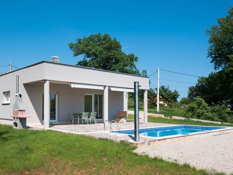 mit eigenem Pool