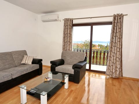 Moderne Ferienwohnung mit Meerblick
