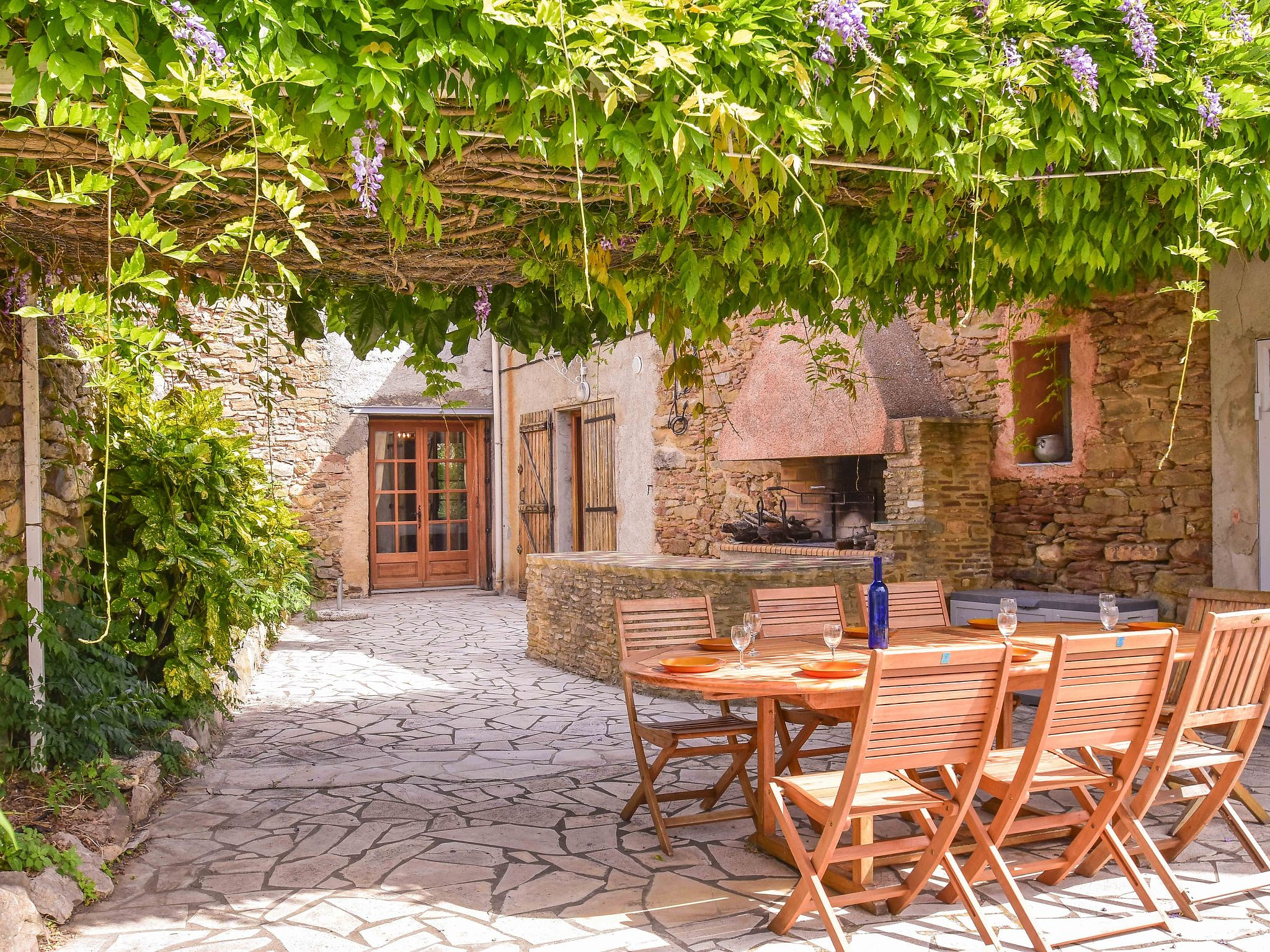 Charmantes Natursteinhaus mit Pool