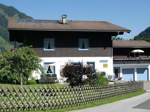 in Rauris mit Terrasse, Grill und Garten