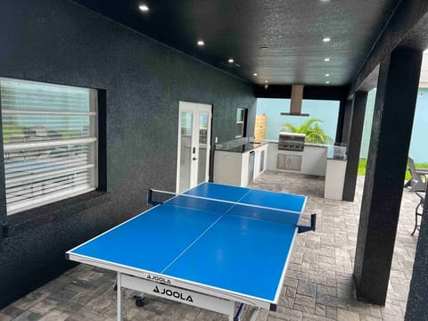 Shipping Container Pool w/ Oceanview 4,000sq 6bdrm