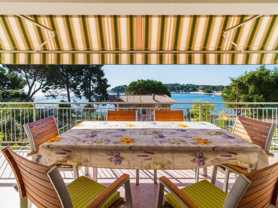 Geräumige Wohnung Lory mit Meerblick - Bokordići