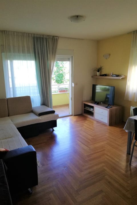 Zentrale Ferienwohnung mit überdachtem Balkon