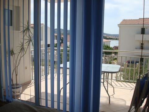 in Zečevo Rogozničko mit Großem Balkon