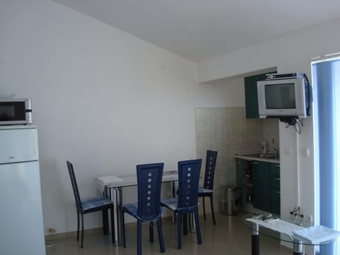 Appartement in Zečevo Rogozničko mit Großem Balkon