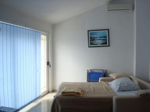 Appartement in Zečevo Rogozničko mit Großem Balkon