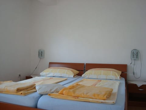 Appartement in Zečevo Rogozničko mit Großem Balkon