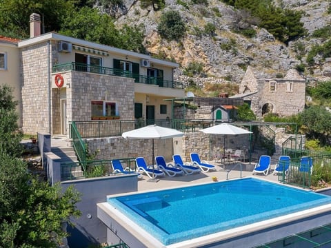 Villa Makar