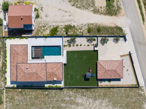 Magnificent Villa Oasis with extra large heated po