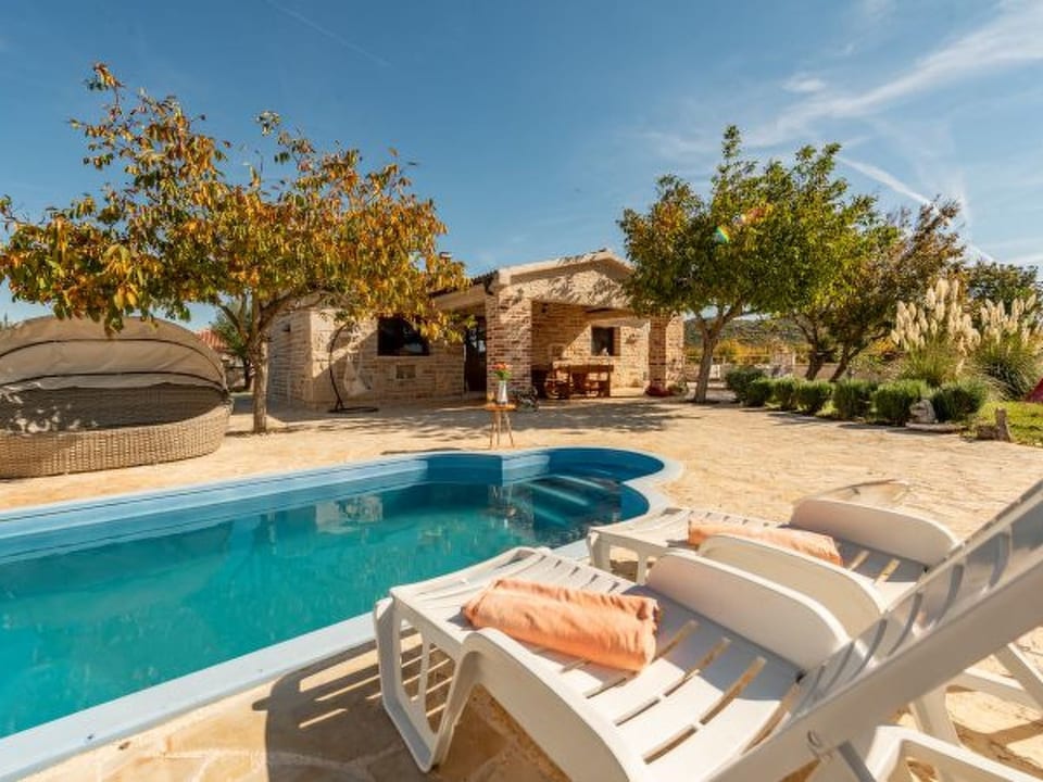 Villa Callista mit Pool - Budak