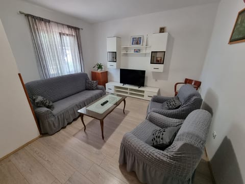 Wohnung in Crikvenica mit Terrasse, AC, Parkplatz