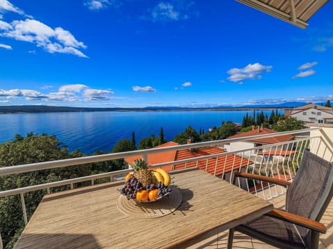 Wohnung mit Panoramablick aufs Meer