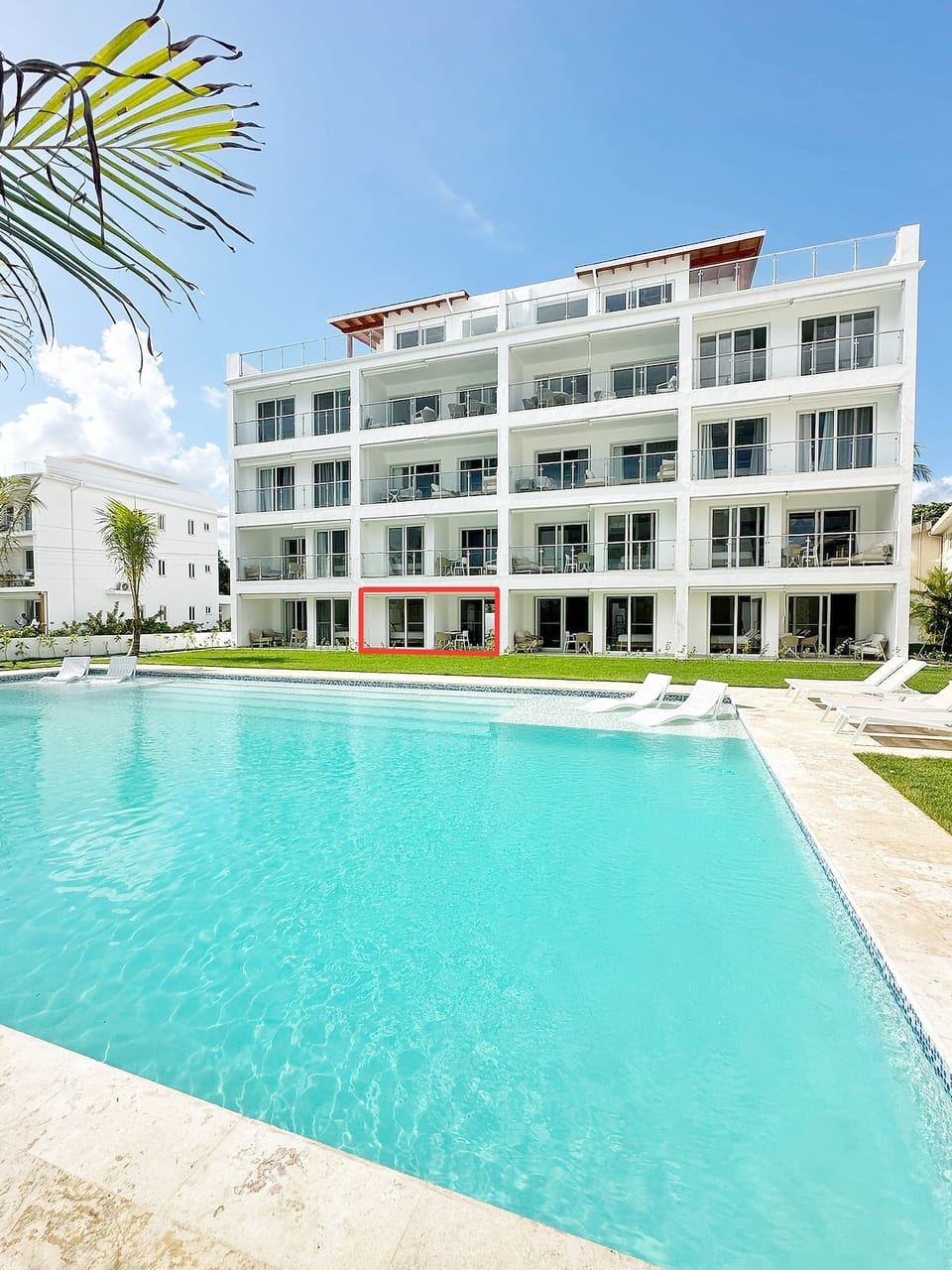 Cabaret Poolfront Retreat image 1