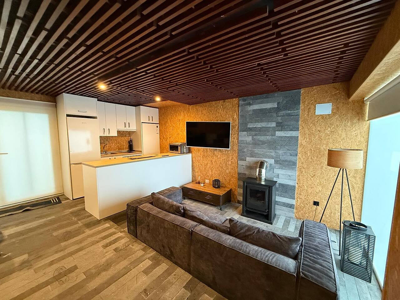 Casa Íntima con Chimenea y Patio Privado