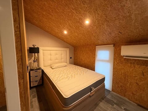 House with outdoor jacuzzi and fireplace in Piedralaves (Ávila)