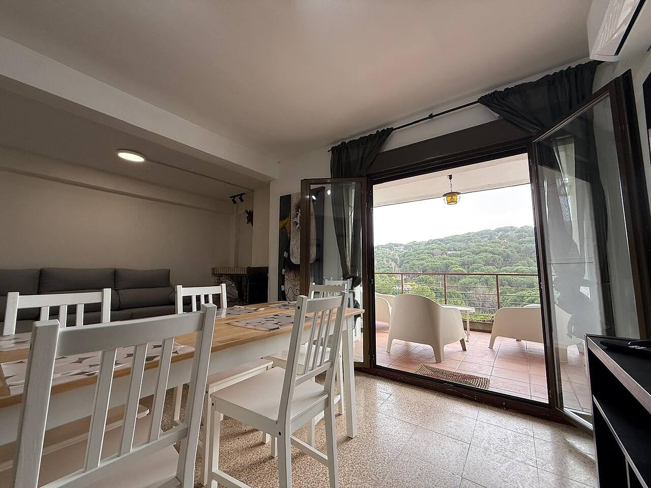 Apartamento con chimenea, terraza + acceso pantano