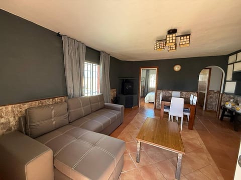Villa Vega · private pool and barbecue in Escalona (Toledo)