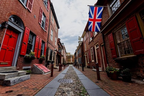 Discover the heart of Philadelphia's history at Elfreth's Alley Museum, just 15 minutes away. Stroll down the narrow, picturesque lanes, explore the quaint museum, and experience the essence of colonial America. #HistoricalTreasures #ColonialPhiladel