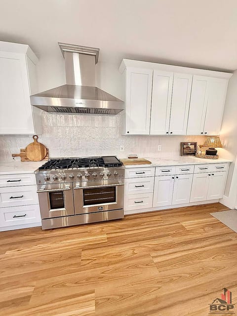 Top of the line appliances - 6 burner stove and double oven