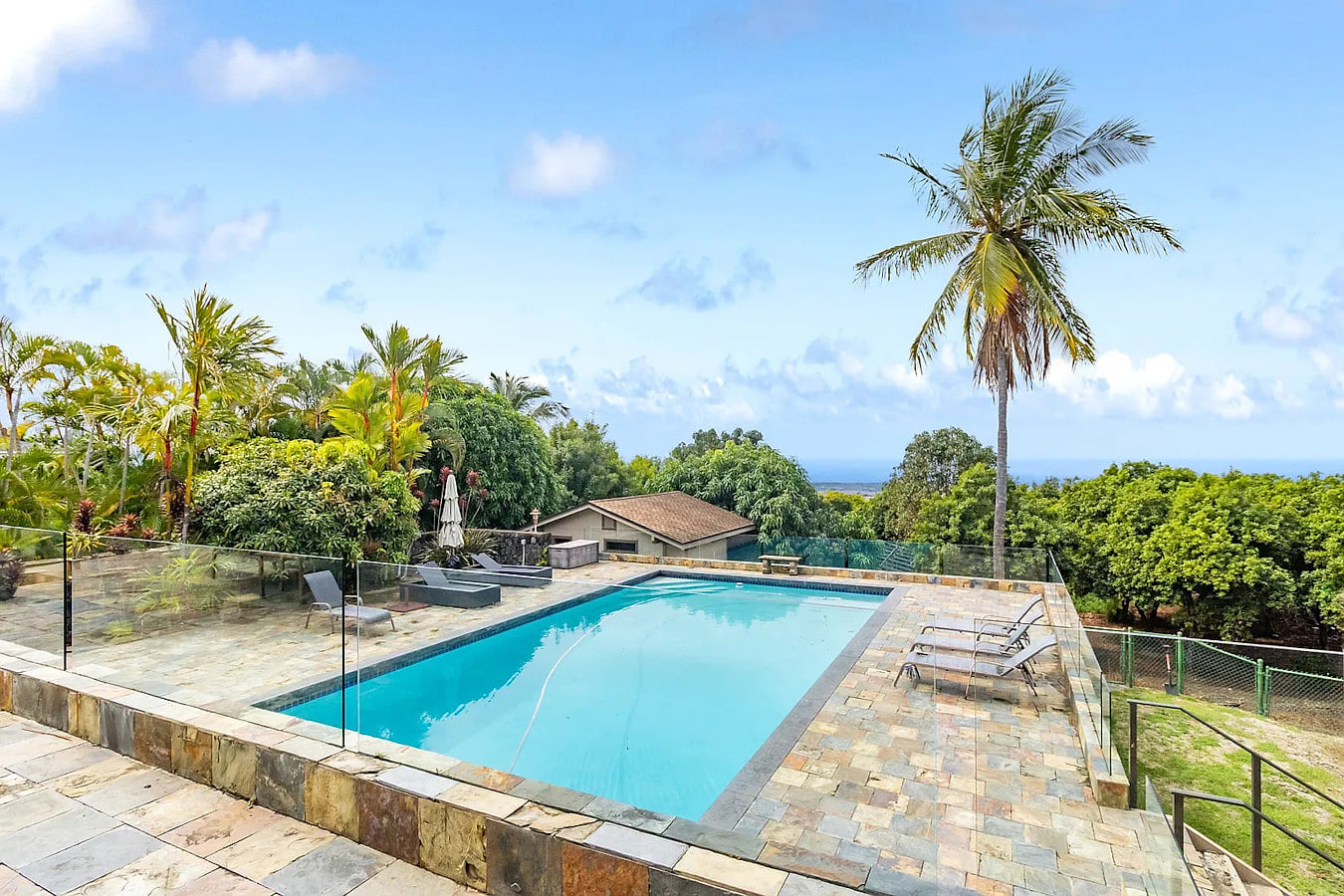 5 Br Kona Coast Private Estate | Gated Acre Retreat • Ocean Views • Resort Pool • Flexible Family Living