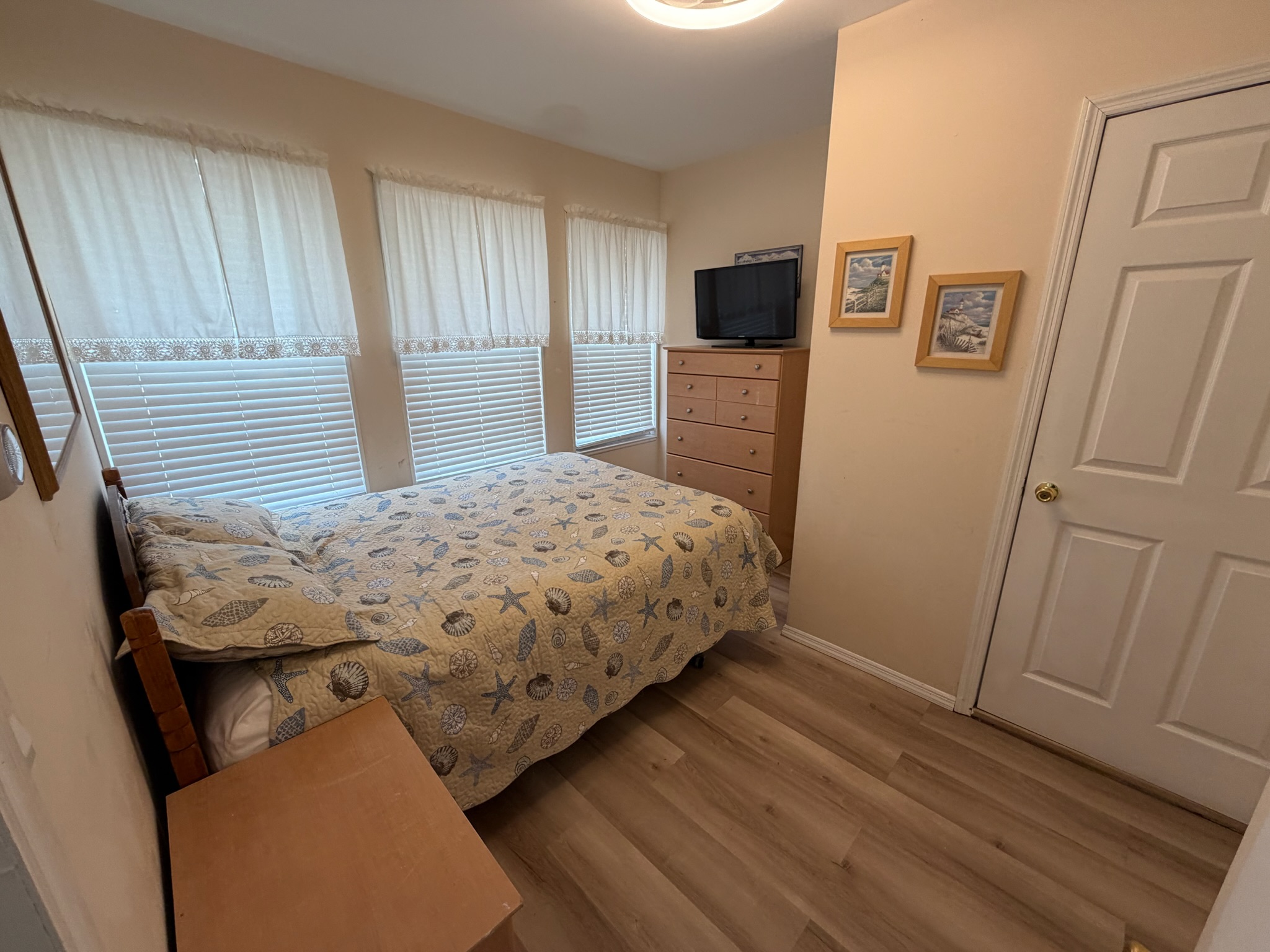 Bedroom 2 (1st Floor)