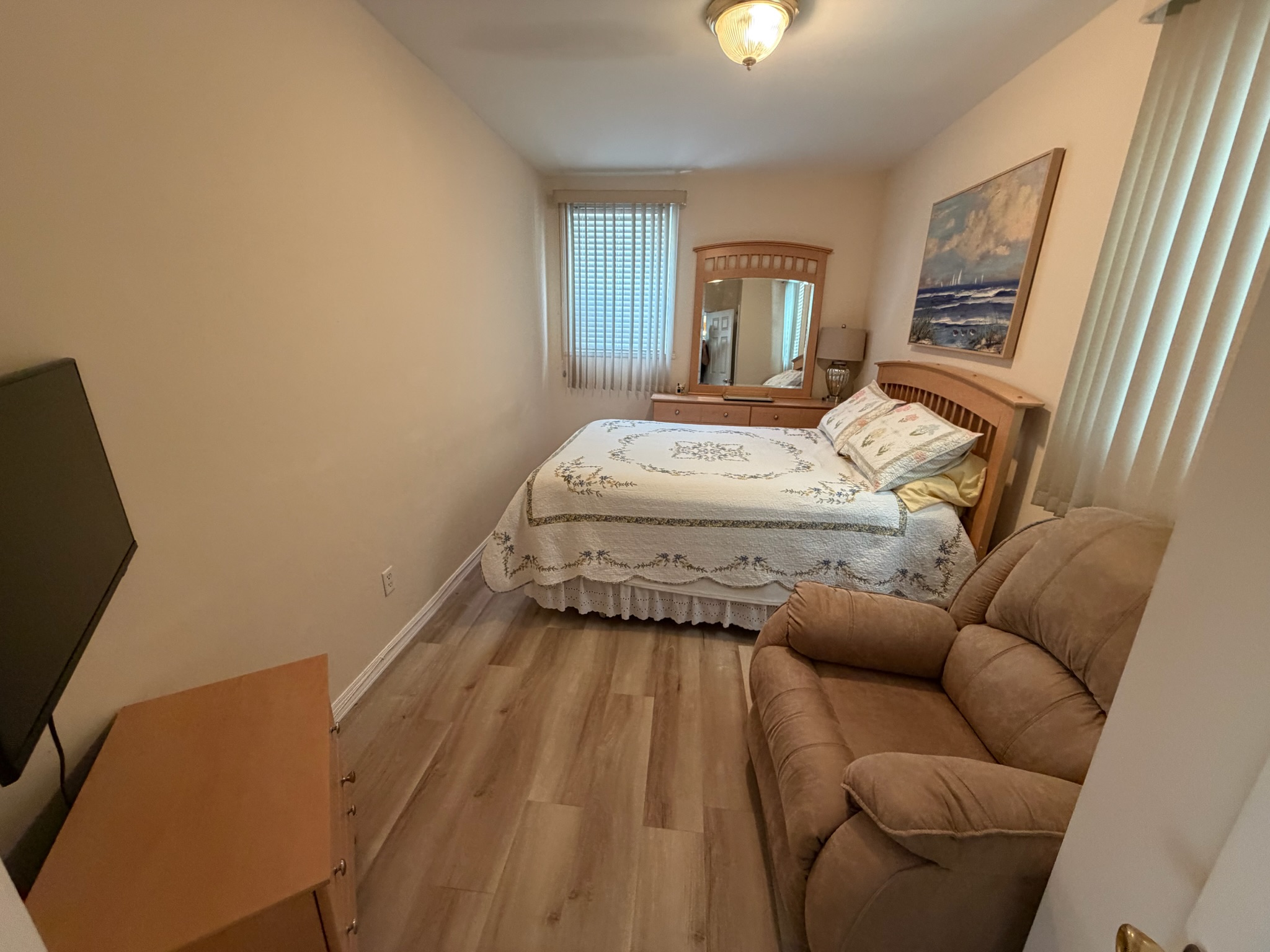 Bedroom 1 (1st Floor)