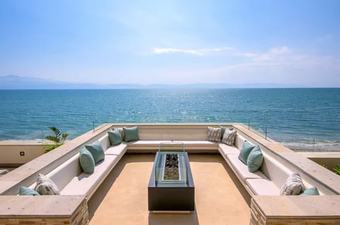 firepit with ocean views - enjoy sunsets here