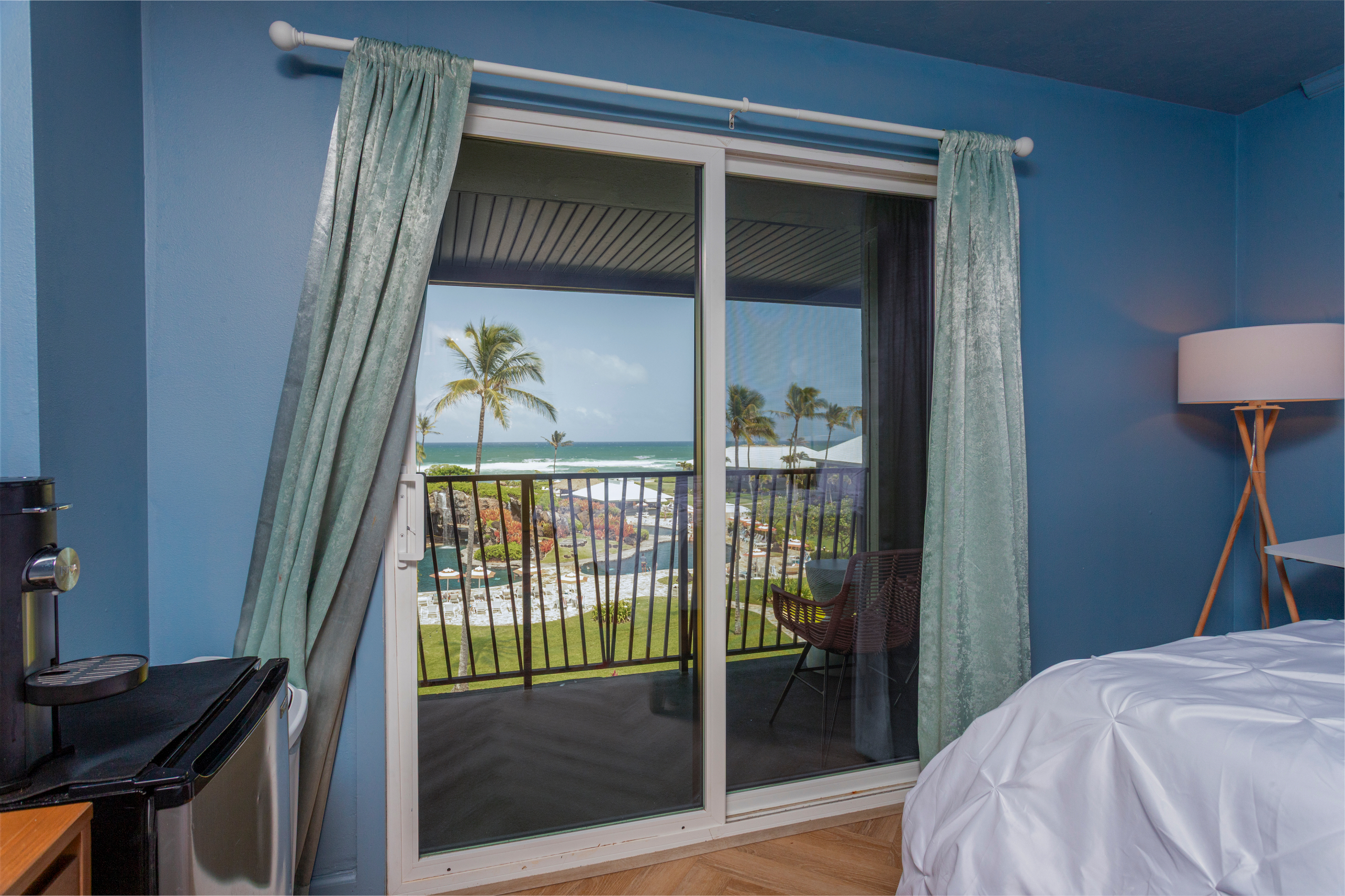Kauai Beachfront Resort. Epic Ocean Views.
