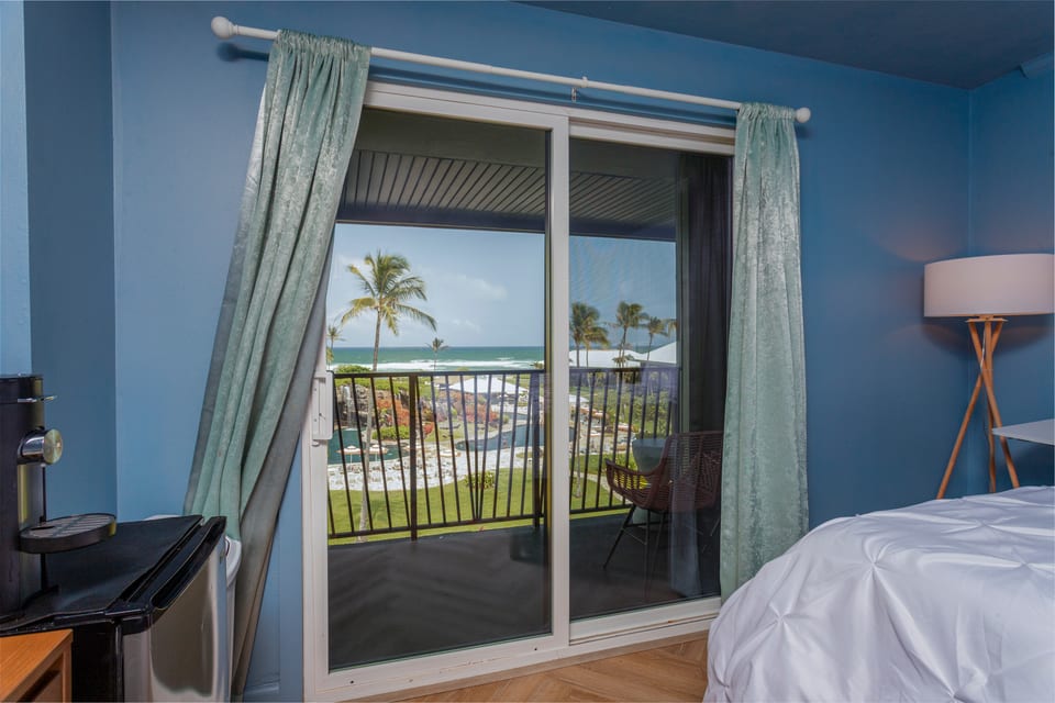 Kauai Beachfront Resort. Epic Ocean Views. - Lihue
