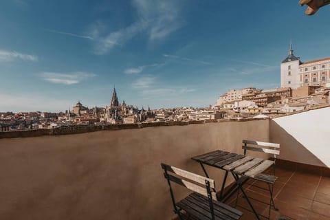 Private apartment + terrace in Toledo's old town