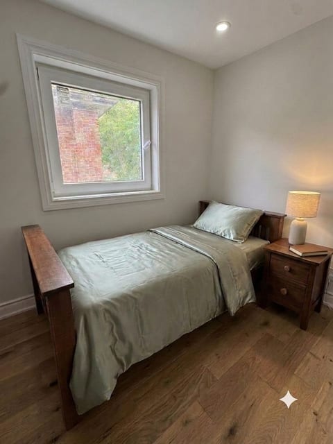Royal York East Suite image 2